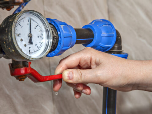 Water pressure gauge at the main valve
